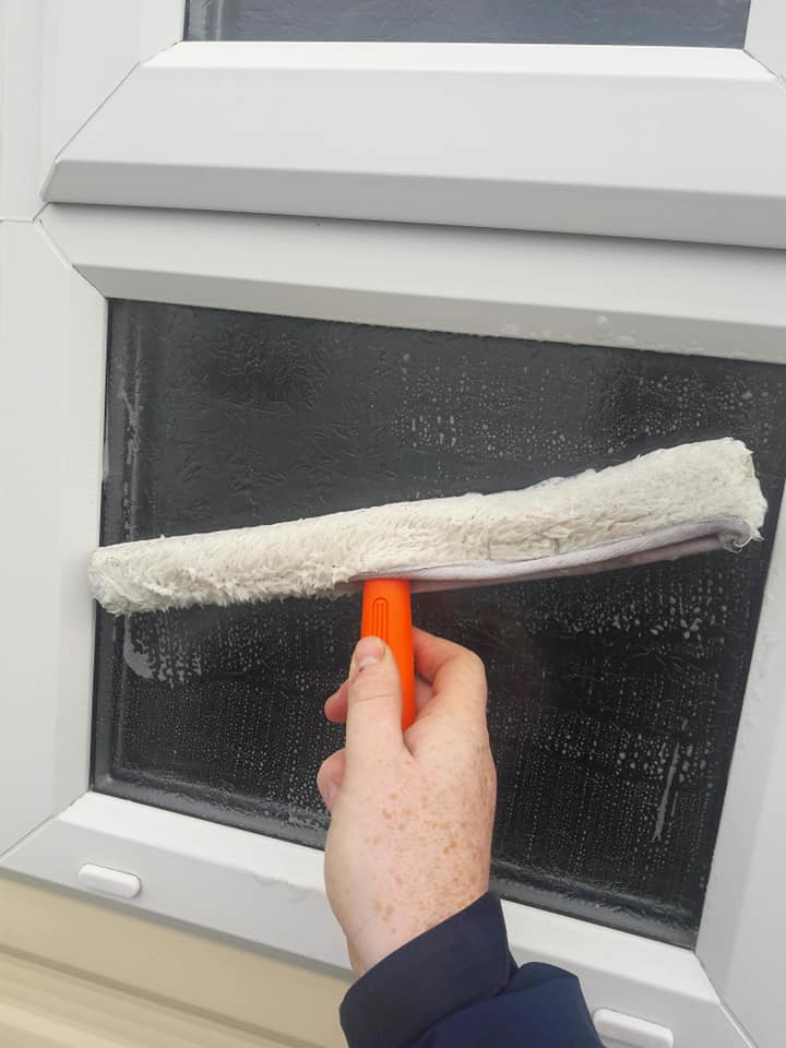 How to Choose the Best Household Window Cleaner